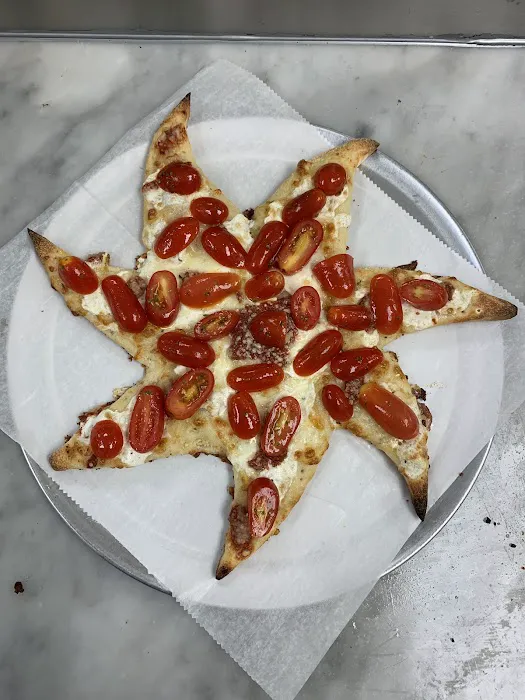 Sauly's Pizza Picture 8