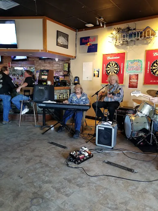 Point Break Sports Bar & Grill Picture 7