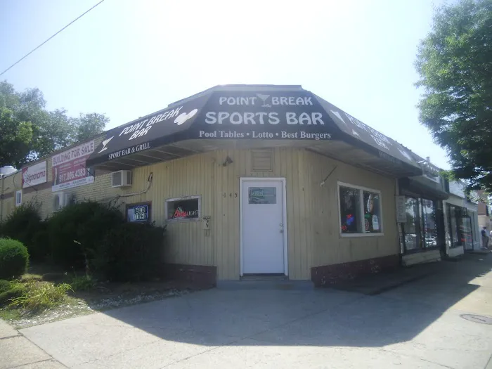 Point Break Sports Bar & Grill Picture 2