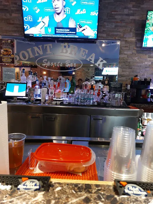 Point Break Sports Bar & Grill Picture 8