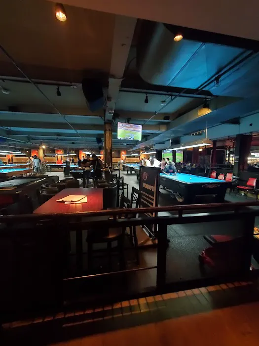 Rax Sports Bar & Grill Picture 3