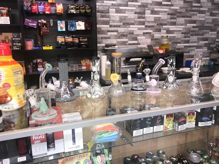 A&Y Grill & Convenience Corp and smoke shop. Picture 3