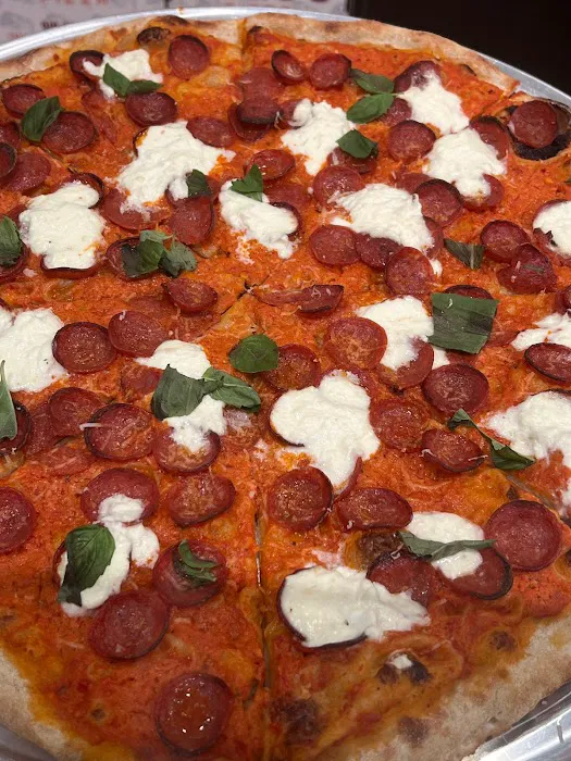 Dario's Pizza Picture 3