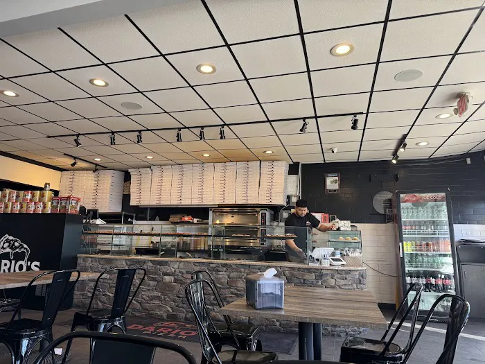 Dario's Pizza Picture 4