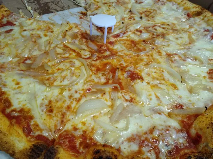 Gino's Pizza Picture 9