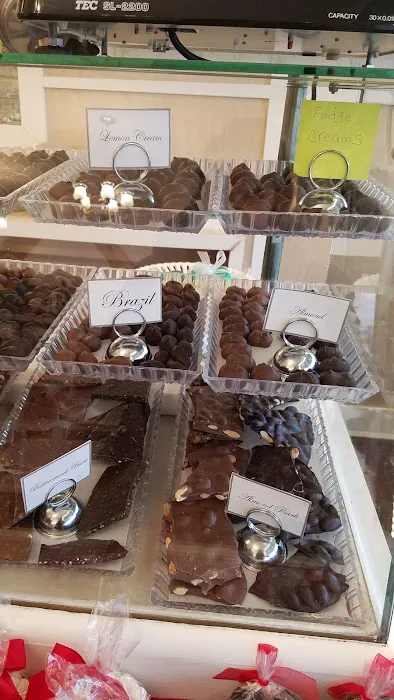 Emile's Candies Picture 4
