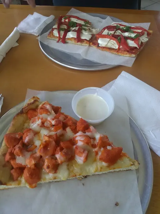 Farfalle Pizzeria Picture 7