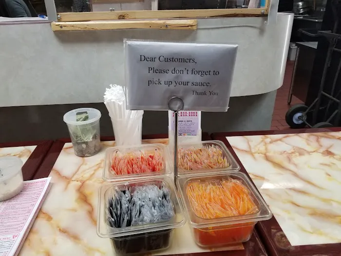 Lin's Wok Picture 1