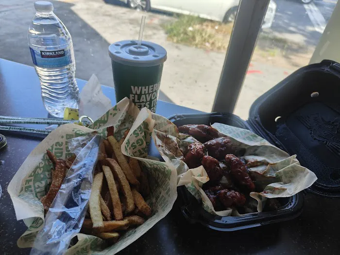 Wingstop Picture 1