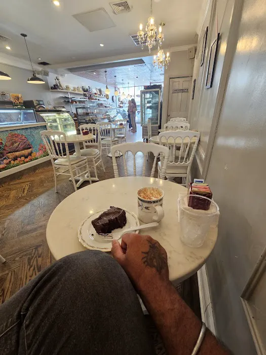 Tulip Bake Shop Picture 3
