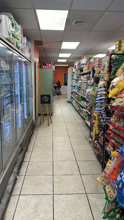 Nuevo nazareno Deli Restaurant Picture 10