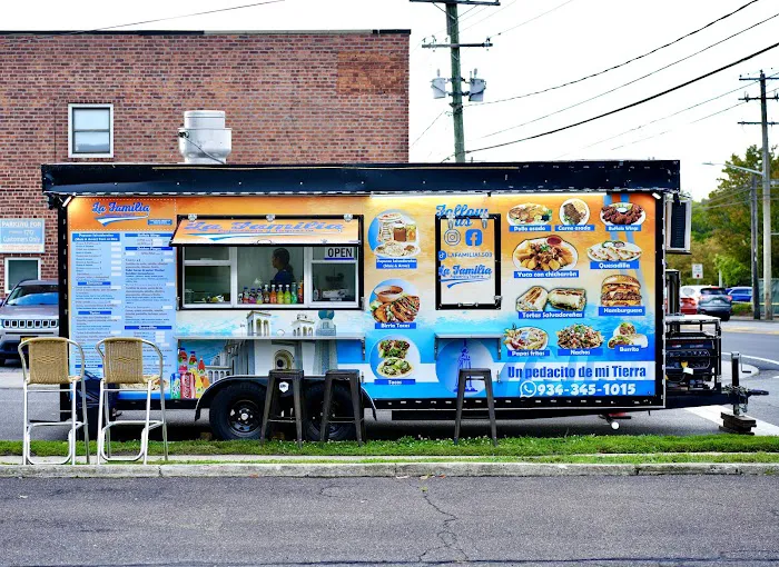 Pupuseria Y Taqueria La Familia Picture 10