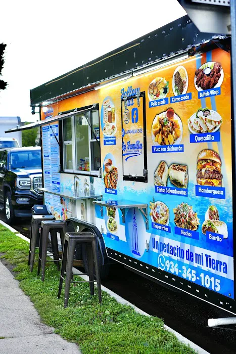 Pupuseria Y Taqueria La Familia Picture 1