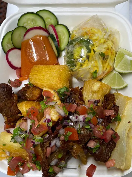 Pupuseria Y Taqueria La Familia Picture 4