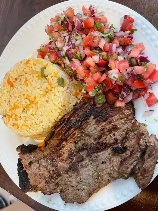 Pupuseria Y Taqueria La Familia Picture 3