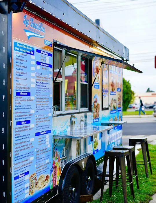 Pupuseria Y Taqueria La Familia Picture 6
