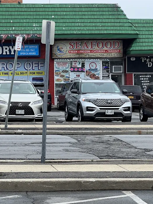 Elmont Seafood Restaurant/Market Picture 2