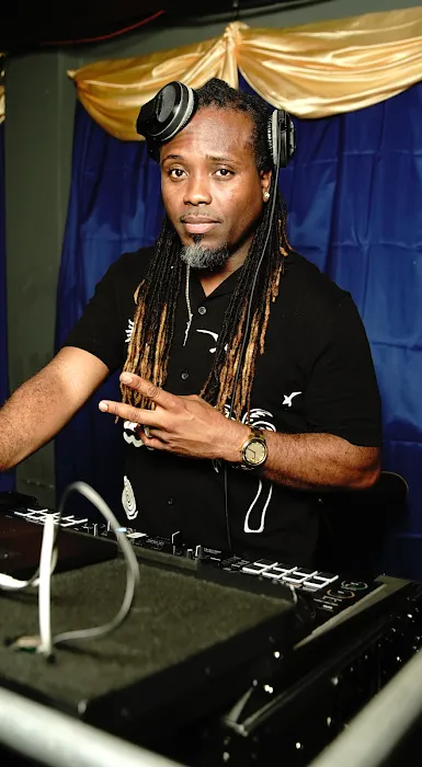 Le Spot Cafe Picture 6