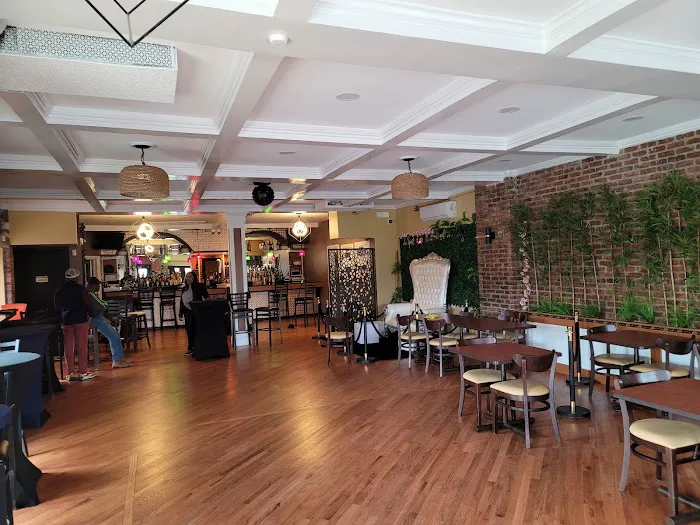 Le Spot Cafe Picture 2