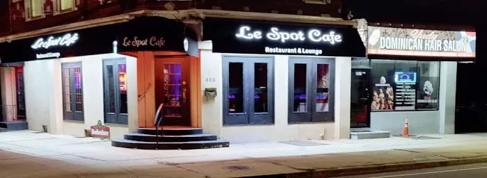 Le Spot Cafe Picture 9