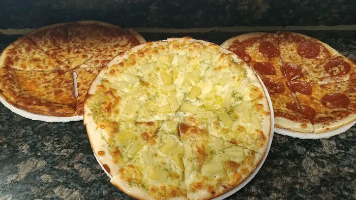 Singas Famous Pizza Picture 7