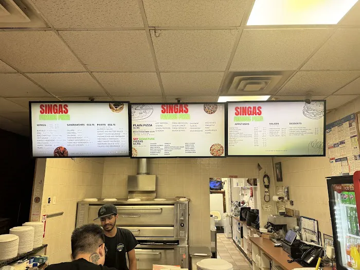 Singas Famous Pizza Picture 10