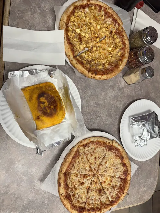 Singas Famous Pizza Picture 3