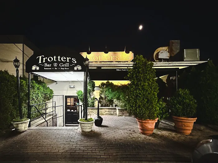 Trotters Bar & Grill Picture 8