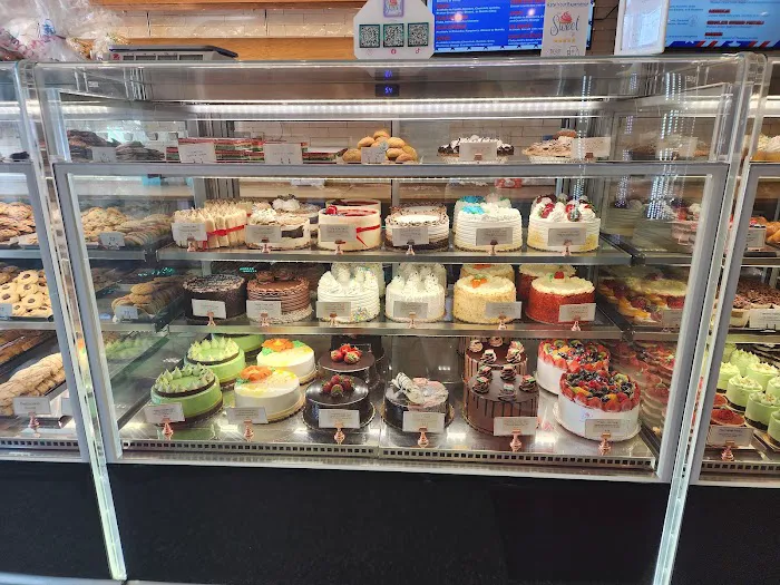 The Sweet Life Bake Shop Picture 8