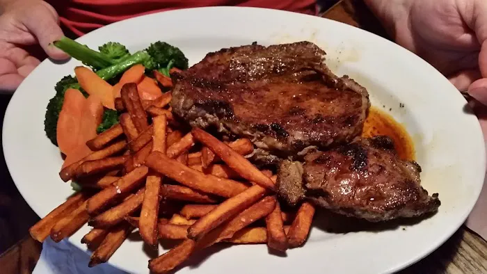 Brews Brothers Grille Picture 2