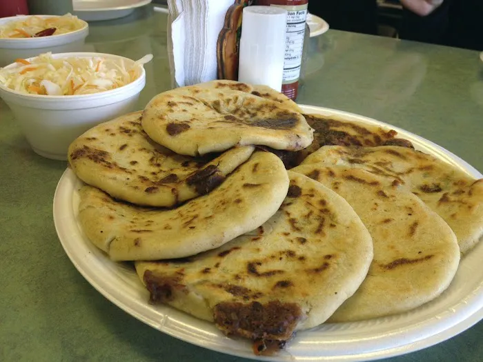 Antojitos Del Mar Deli Picture 1