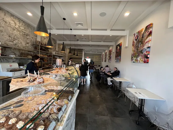 Patis Bakery Picture 8