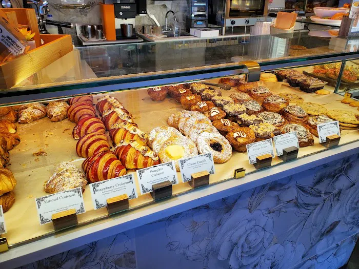 Patis Bakery Picture 2