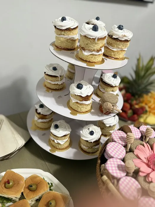 Ikikis cake shop Picture 7