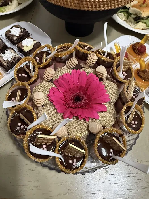 Ikikis cake shop Picture 10