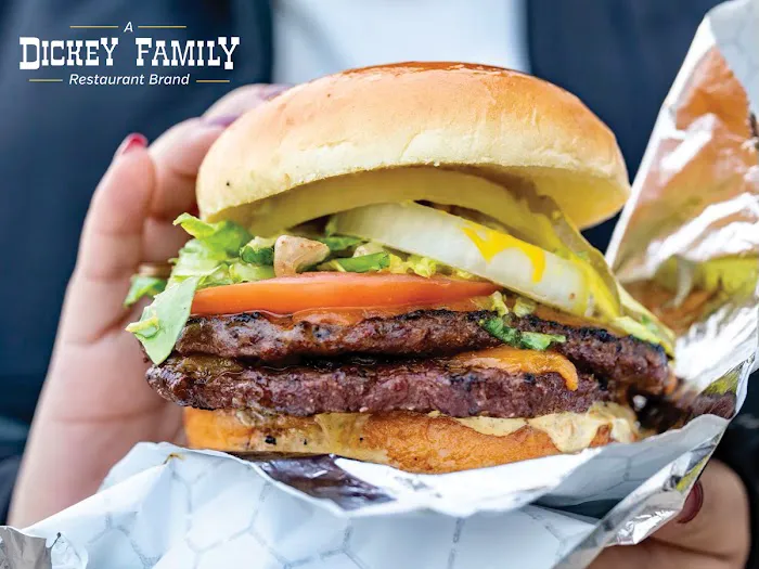 Big Deal Burger Picture 2