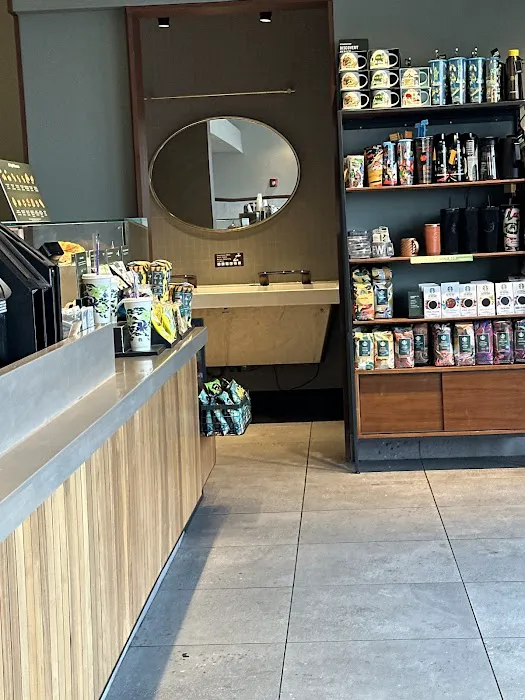 Starbucks Picture 2