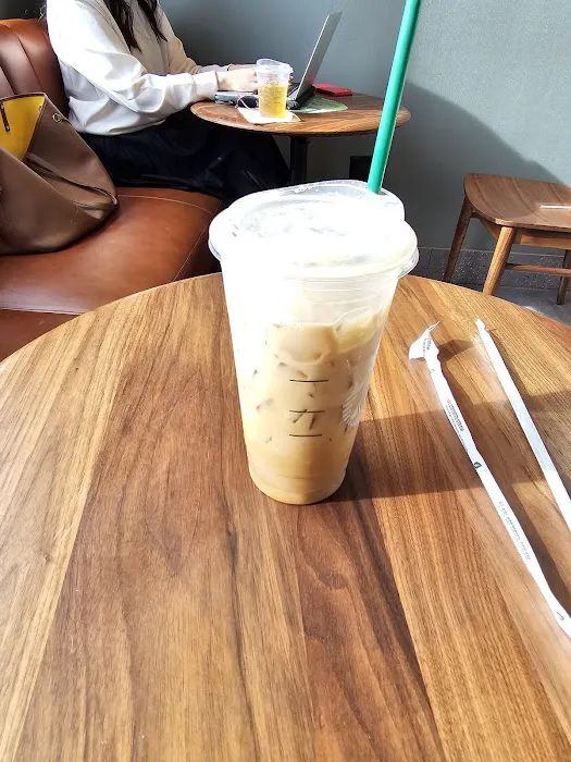 Starbucks Picture 10