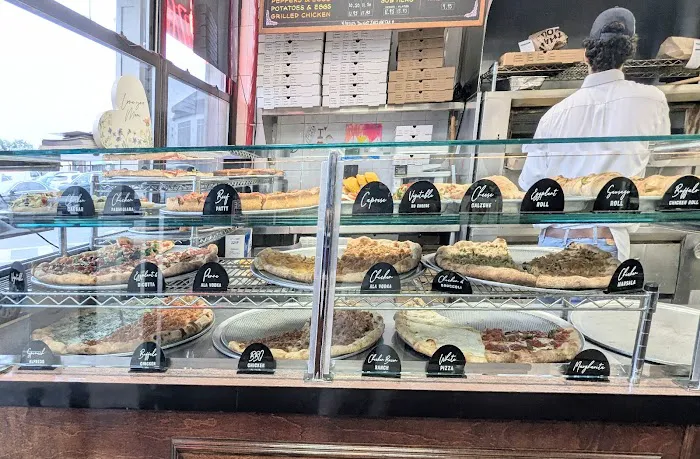 Gigi's Pizza Picture 4