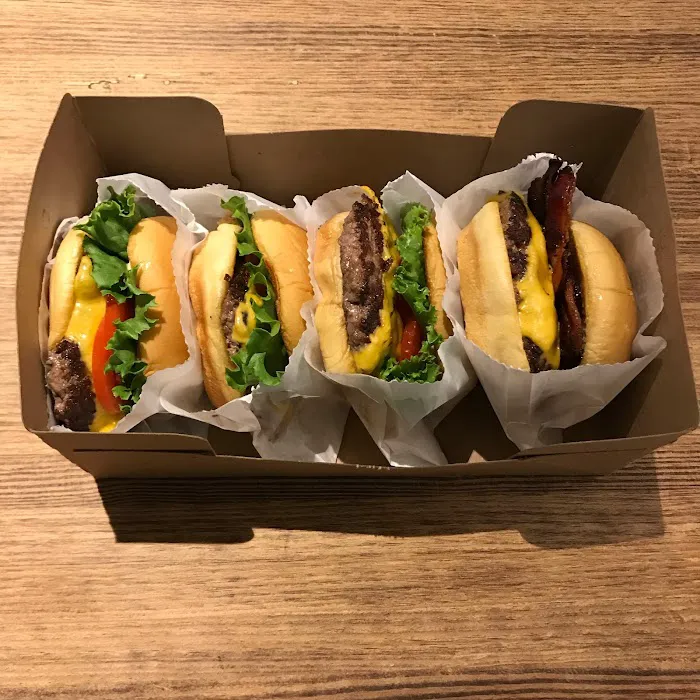 Shake Shack New Hyde Park Picture 2