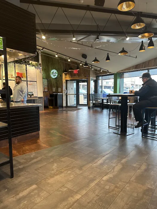 Shake Shack New Hyde Park Picture 4
