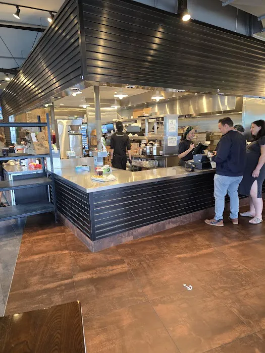 Shake Shack New Hyde Park Picture 3