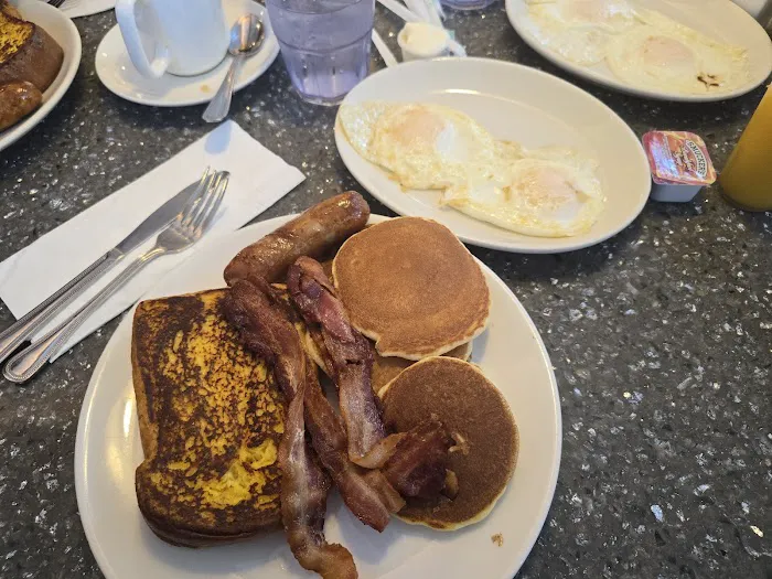 Omega Diner Restaurant Picture 9