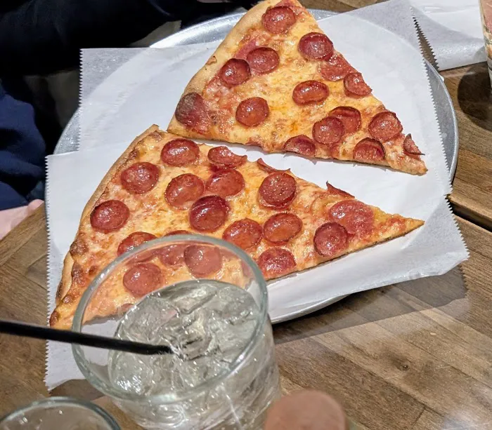 Iavarone Italian Kitchen + Pizzeria Picture 6