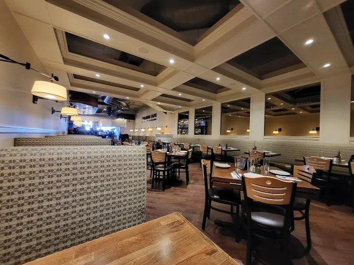 Iavarone Italian Kitchen + Pizzeria Picture 3