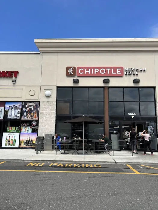 Chipotle Mexican Grill Picture 6