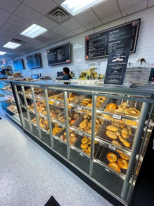 Bagel Lab Bakery & Deli Picture 7