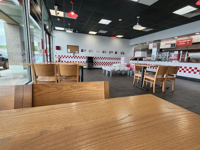 Five Guys Picture 6