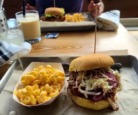 Batesy’s BBQ and Bar