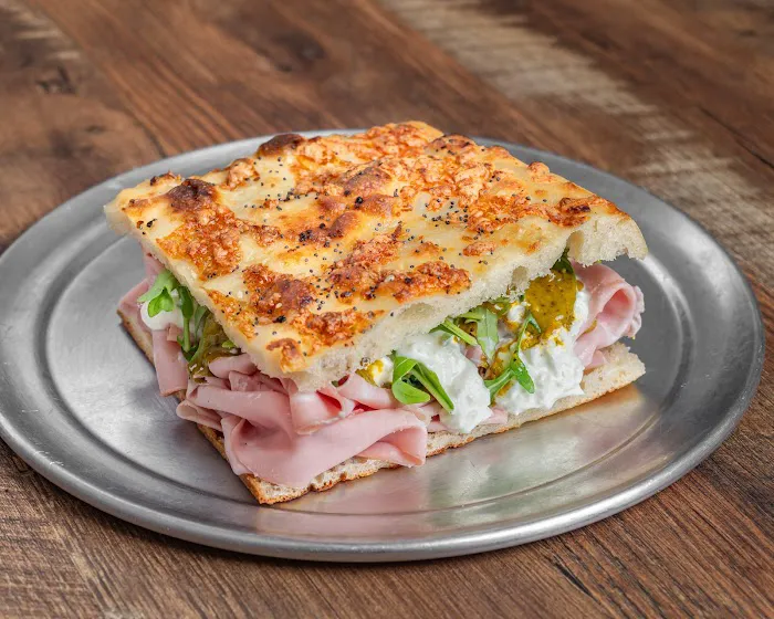 Crustinos Pizza Picture 4
